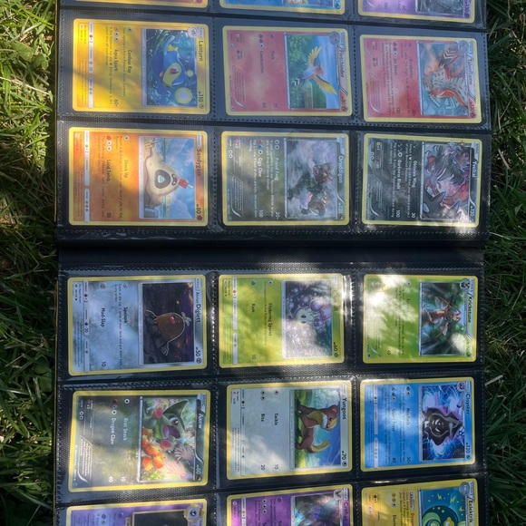 Pokémon card holding book and all cards in it - Picture 8 of 16